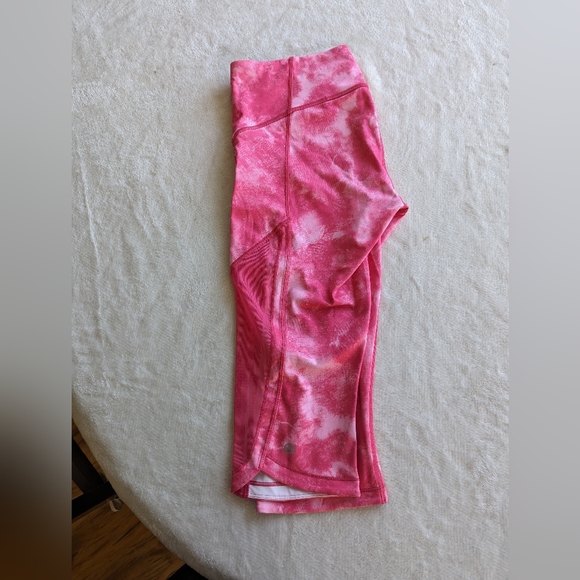 Lululemon capris - Picture 5 of 5